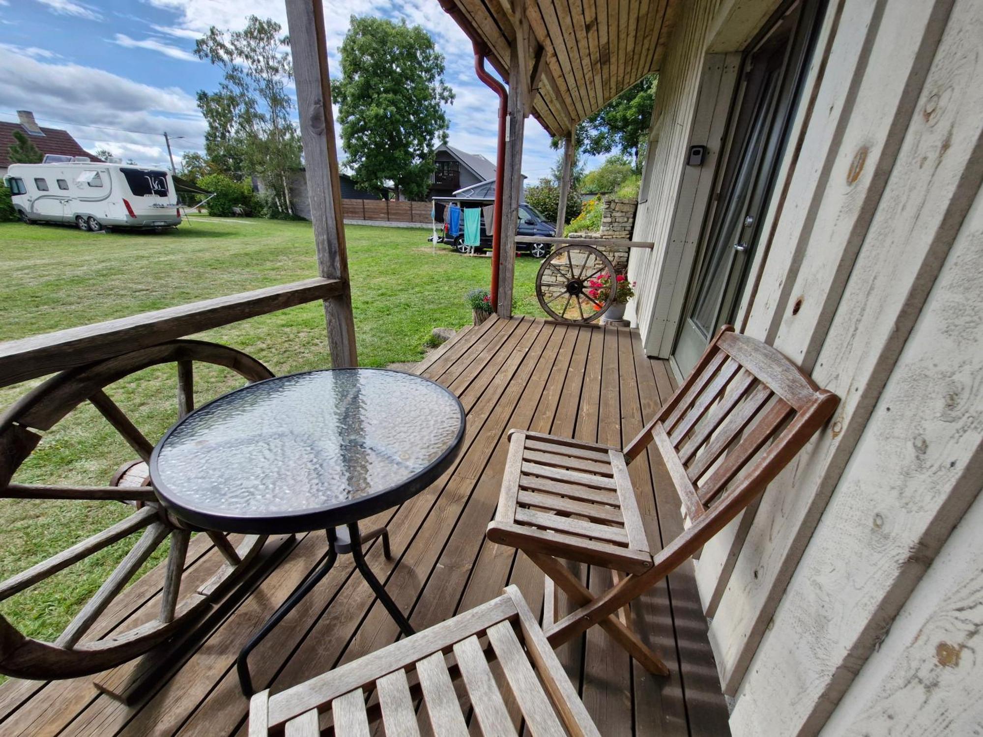 Piibelehe Guest Accommodation Kuressaare Exterior photo