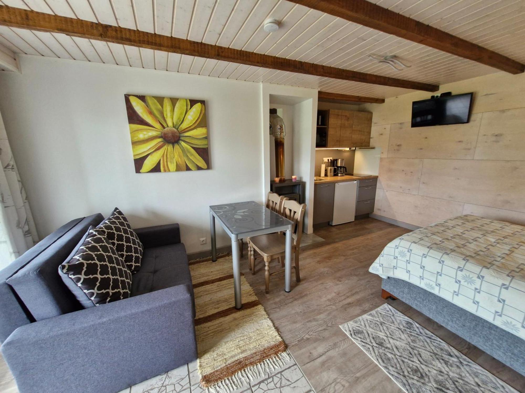 Piibelehe Guest Accommodation Kuressaare Exterior photo